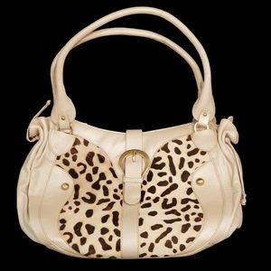 New without tag, Michael Rome, Stylish, Leather Purse Animal Print.